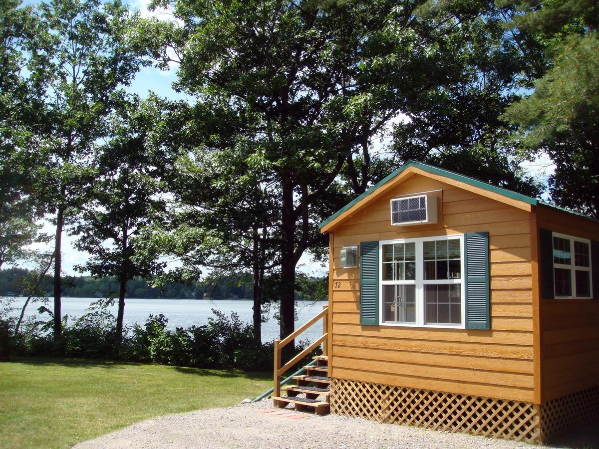Отель Silver Lake Park Campground & Cabins Belmont Экстерьер фото